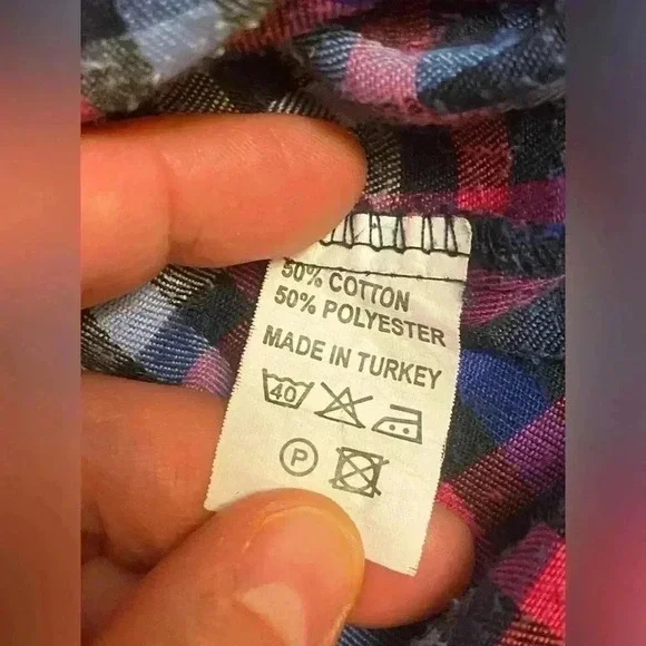 Plaid  style cotton/polyester fabric T-shirt. Great for spring 🌸 - Picture 6 of 6